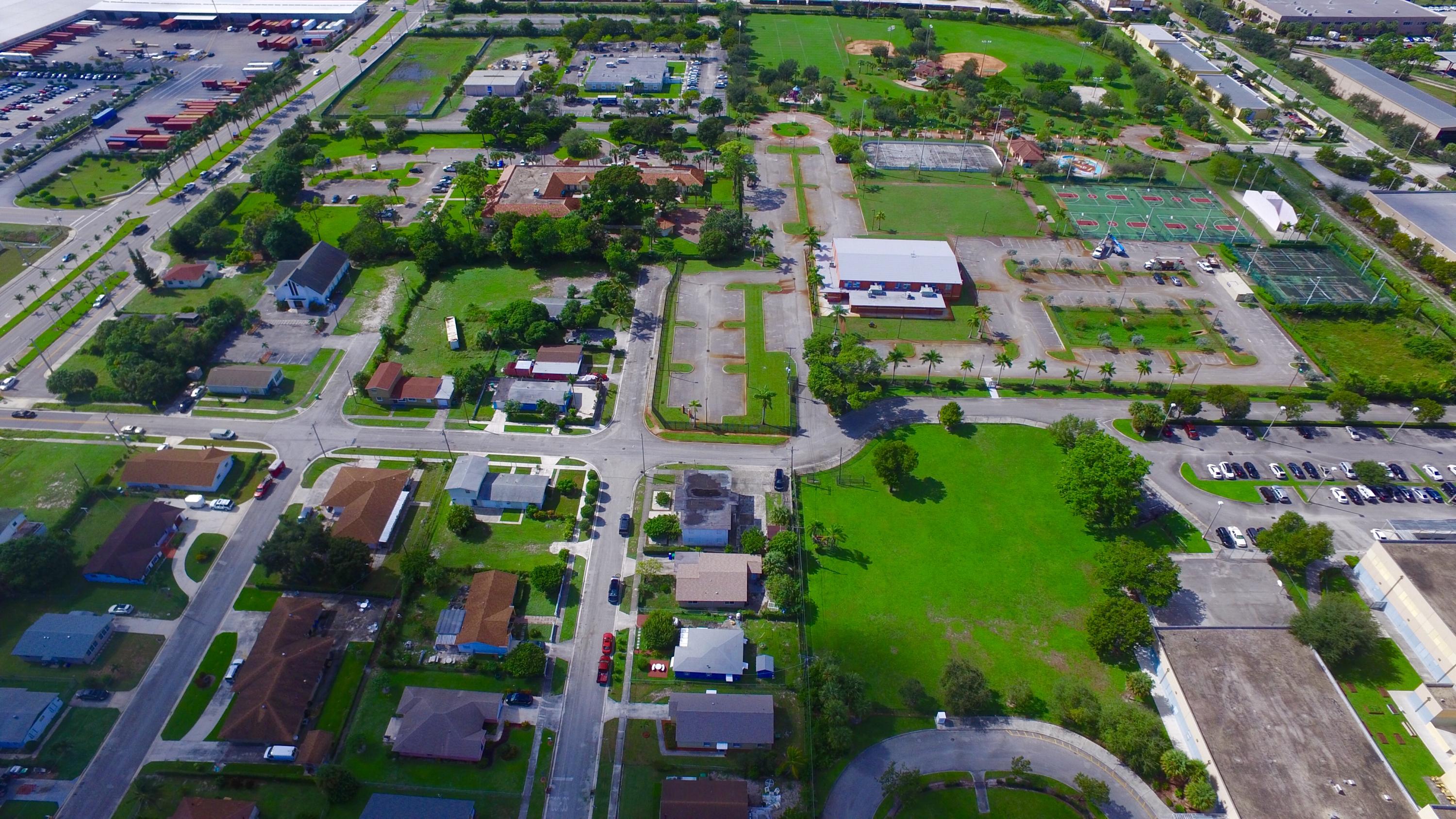 1336 West 10th Street Riviera Beach, FL 33404 - Photo 68 of 97 fullsizeoutput_1379f