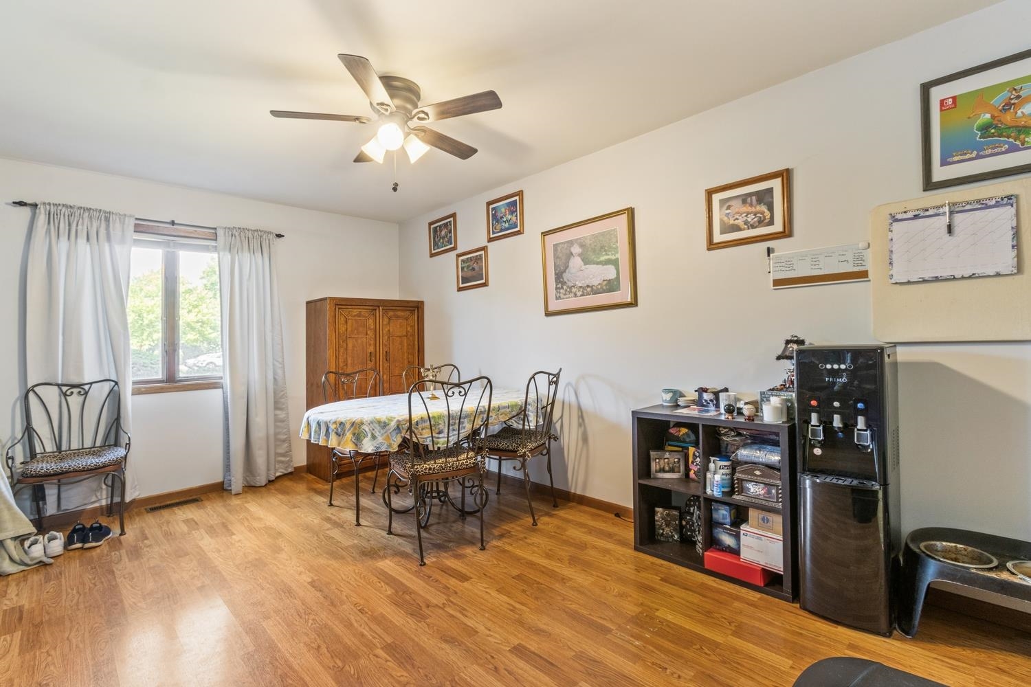 216 Pardridge Place DeKalb, IL 60115 - Photo 11 of 18 a living room with furniture and wooden floor