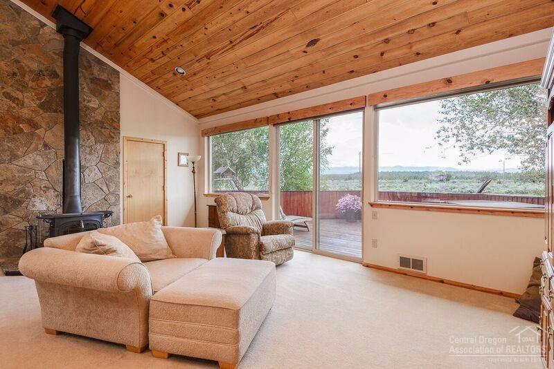 17614 Plainview Road Bend, OR 97703 - Photo 7 of 25 Gallery Image 7