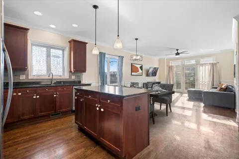 $475,000 | 5618 West Lawrence Avenue, Chicago, IL 60630