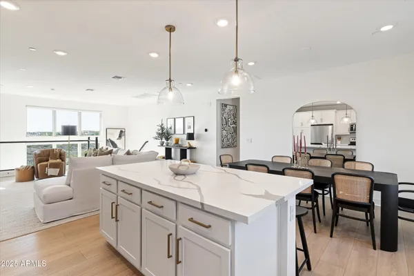 $618,888 | 2121 West Sonoran Desert Drive, Unit 8, Phoenix, AZ 85085