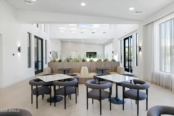 $618,888 | 2121 West Sonoran Desert Drive, Unit 8, Phoenix, AZ 85085