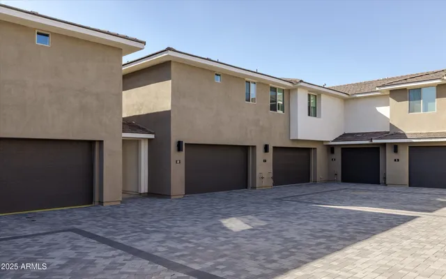 $618,888 | 2121 West Sonoran Desert Drive, Unit 8, Phoenix, AZ 85085