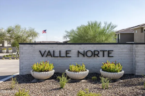 $618,888 | 2121 West Sonoran Desert Drive, Unit 8, Phoenix, AZ 85085