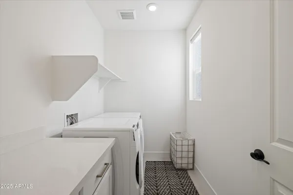 $618,888 | 2121 West Sonoran Desert Drive, Unit 8, Phoenix, AZ 85085