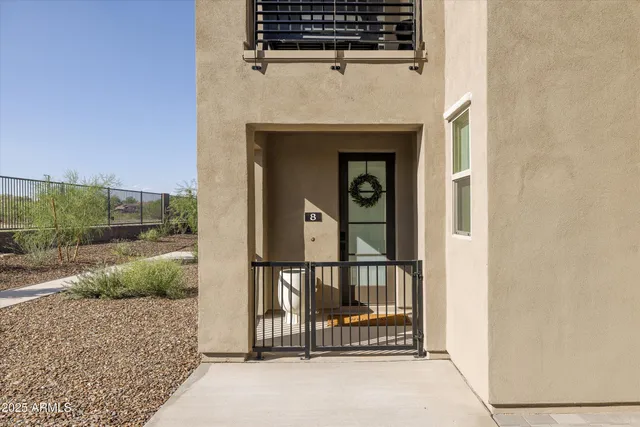 $618,888 | 2121 West Sonoran Desert Drive, Unit 8, Phoenix, AZ 85085