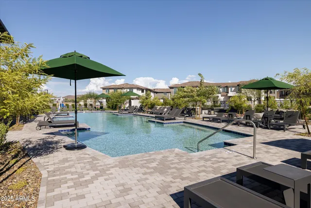 $618,888 | 2121 West Sonoran Desert Drive, Unit 8, Phoenix, AZ 85085