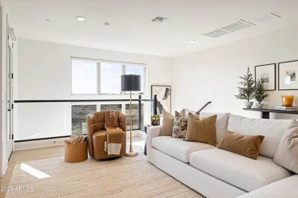 $618,888 | 2121 West Sonoran Desert Drive, Unit 8, Phoenix, AZ 85085