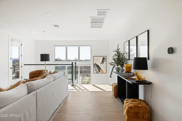 $618,888 | 2121 West Sonoran Desert Drive, Unit 8, Phoenix, AZ 85085