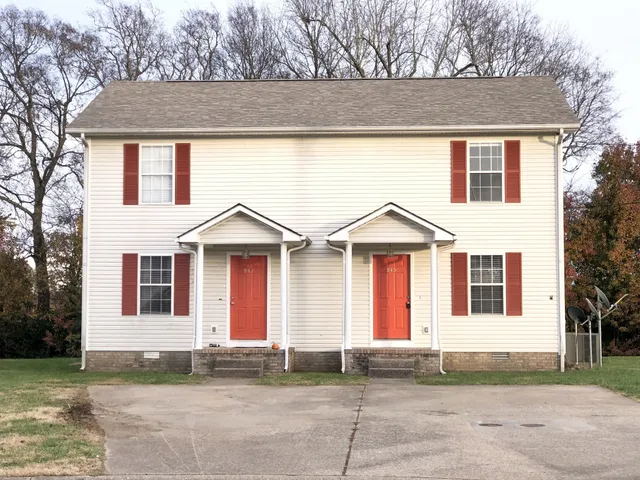 $925 | 945 L C Avenue, Hopkinsville, KY 42240