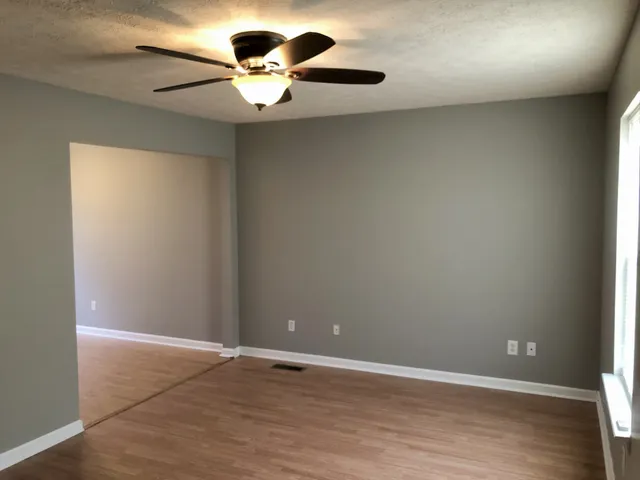 $925 | 945 L C Avenue, Hopkinsville, KY 42240