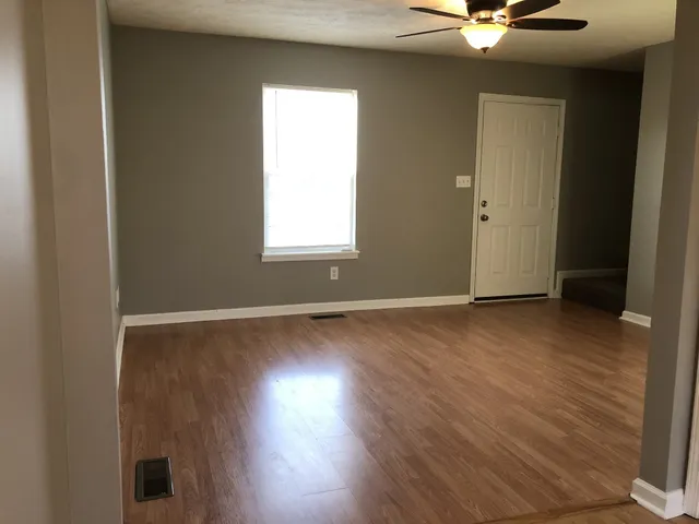 $925 | 945 L C Avenue, Hopkinsville, KY 42240