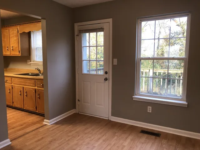 $925 | 945 L C Avenue, Hopkinsville, KY 42240