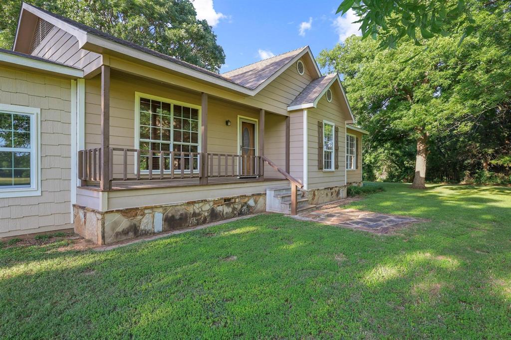 1045 Middle Road Denison, TX 75021 - Photo 3 of 39