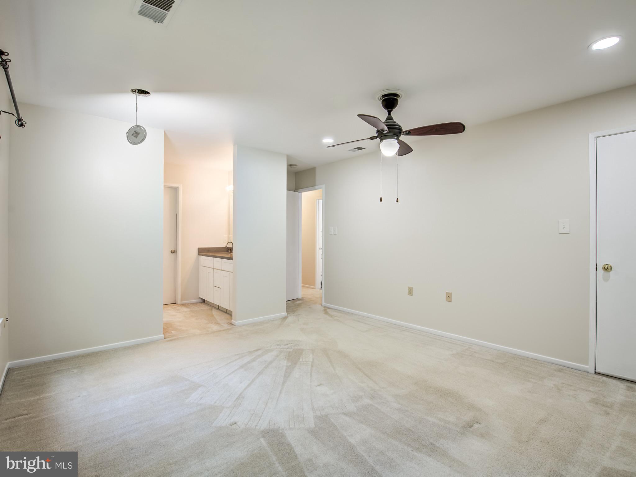 7702 Lexton Place, Unit E Springfield, VA 22152 - Photo 32 of 44