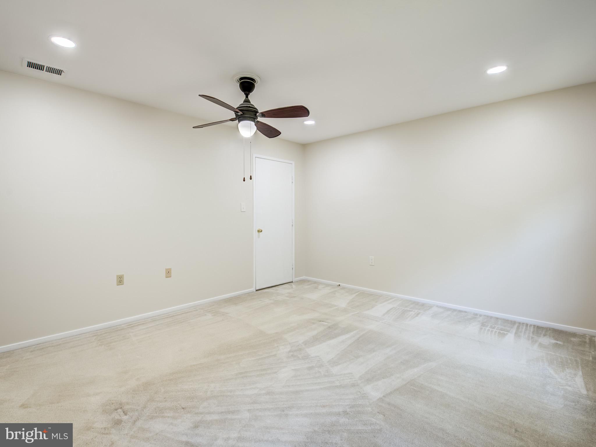 7702 Lexton Place, Unit E Springfield, VA 22152 - Photo 33 of 44