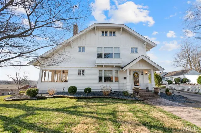 $399,000 | 324 Vine Street, Dexter, MO 63841