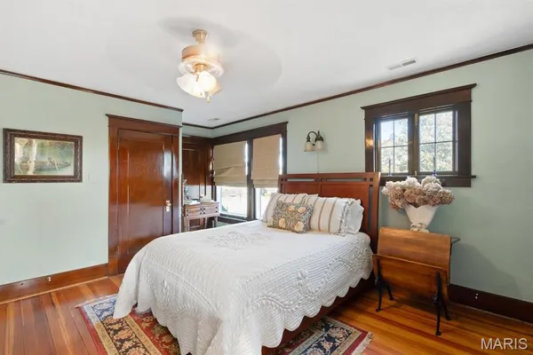 $379,000 | 324 Vine Street, Dexter, MO 63841