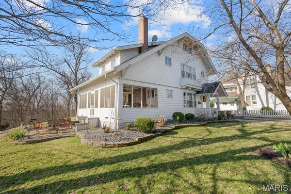 $379,000 | 324 Vine Street, Dexter, MO 63841