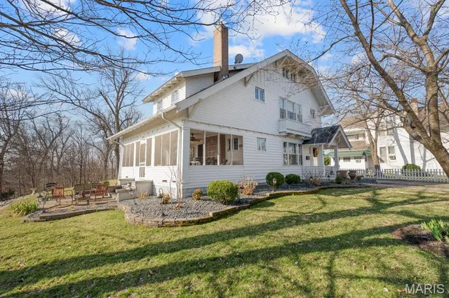 $399,000 | 324 Vine Street, Dexter, MO 63841