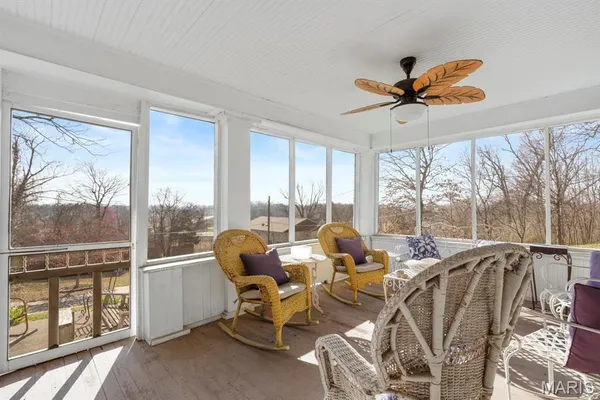 $379,000 | 324 Vine Street, Dexter, MO 63841