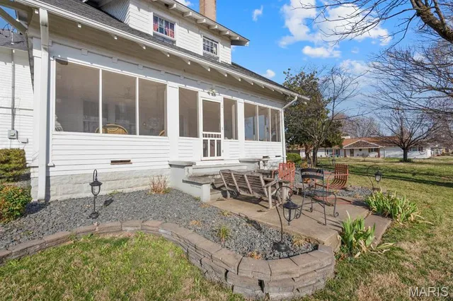 $399,000 | 324 Vine Street, Dexter, MO 63841