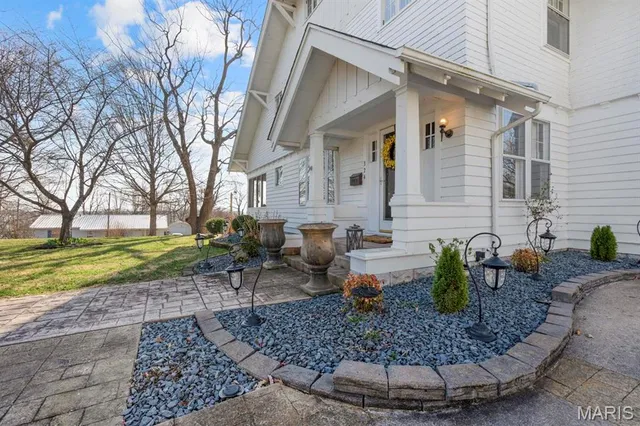 $399,000 | 324 Vine Street, Dexter, MO 63841