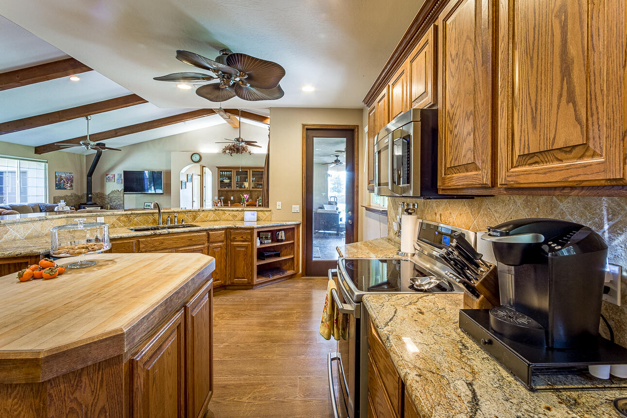 40863 D Sierra Drive Three Rivers, CA 93271 - Photo 15 of 63 IMG_0190-HDR-15
