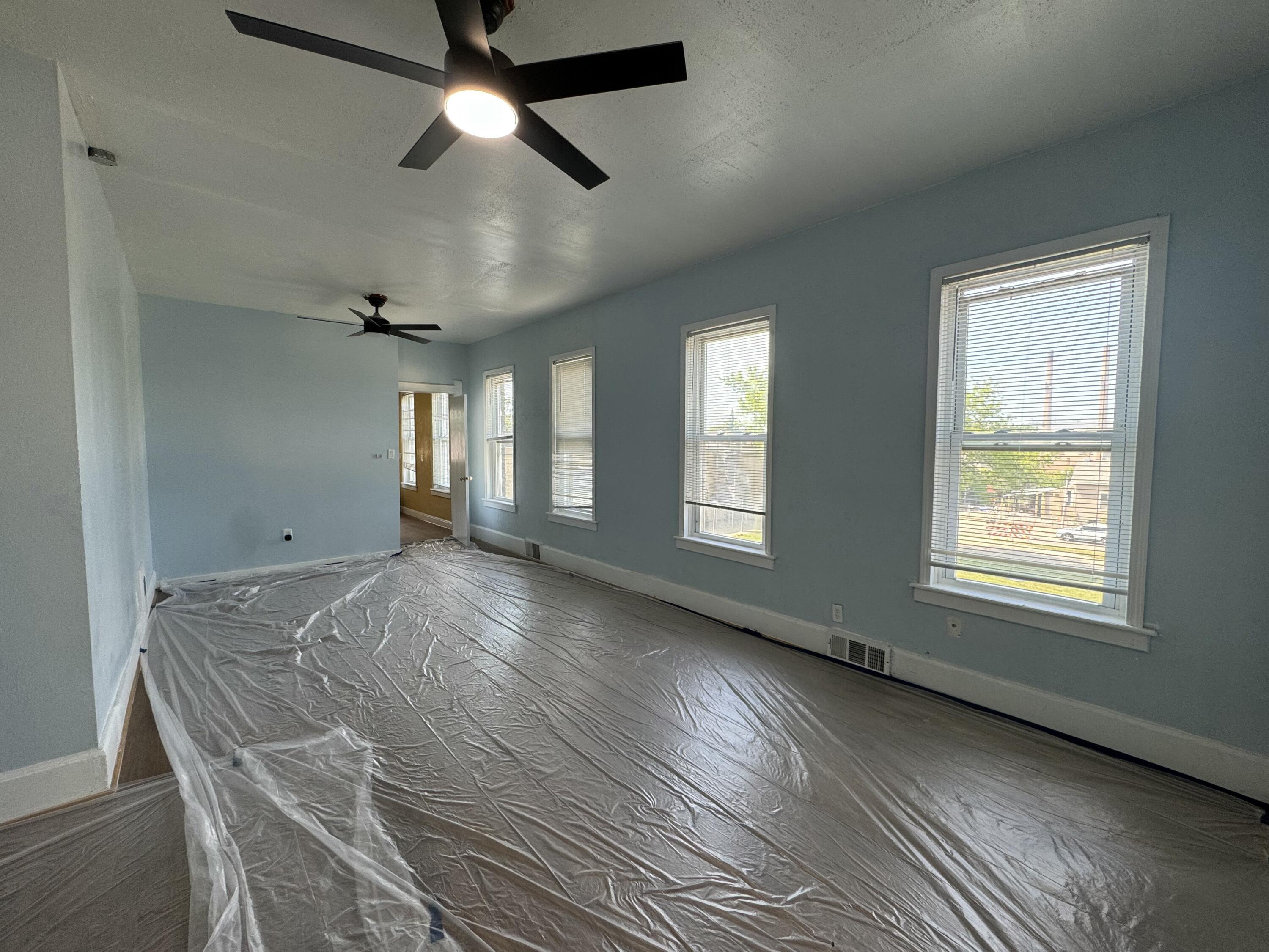 721 South 9th Street Milwaukee, WI 53204 - Photo 2 of 13 Living room