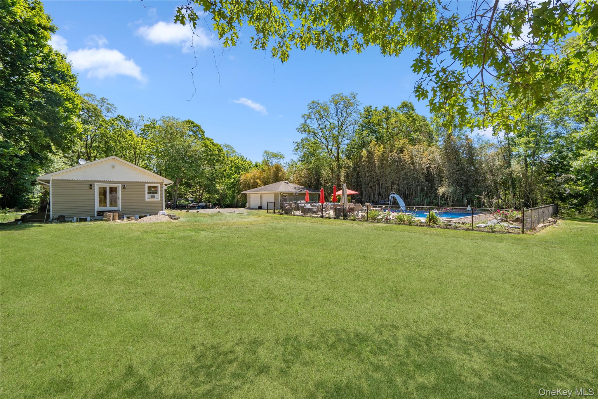 280 Holbrook Road Ronkonkoma, NY 11779 - Photo 29 of 30