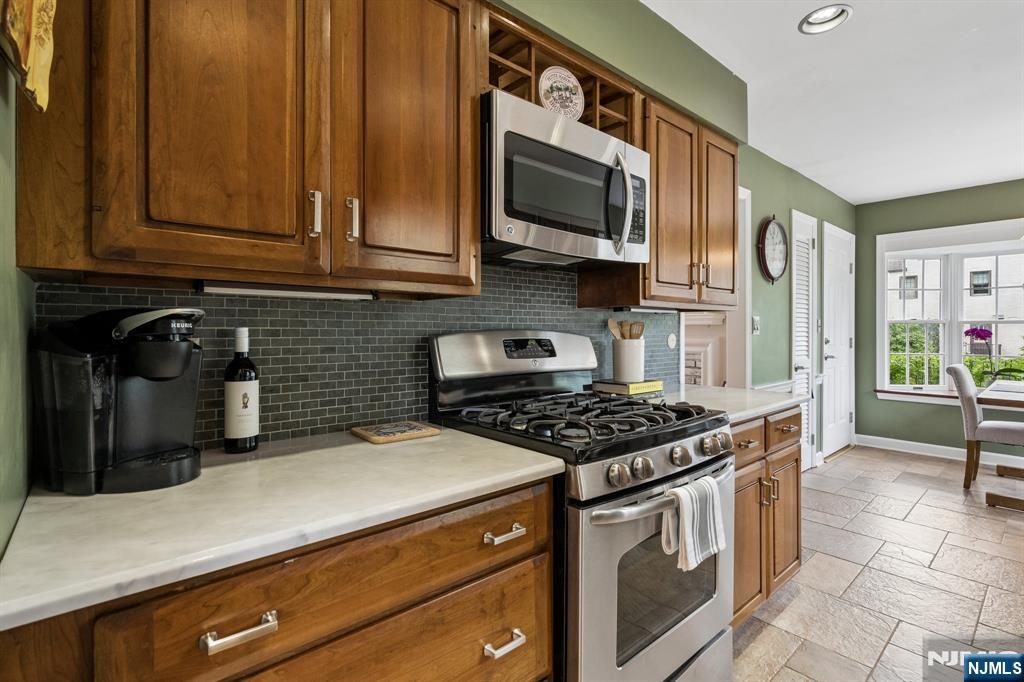 81 Mountain Road Verona, NJ 07044 - Photo 8 of 31