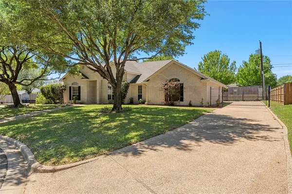 $369,000 | 1209 Stonehill Circle, Hewitt, TX 76643
