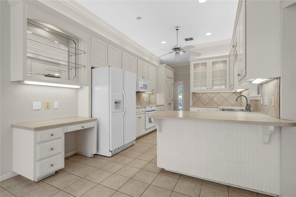 1209 Stonehill Circle Hewitt, TX 76643 - Photo 5 of 24