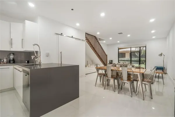 $3,250 | 4204 Vineyard Circle, Unit 2, Weston, FL 33332