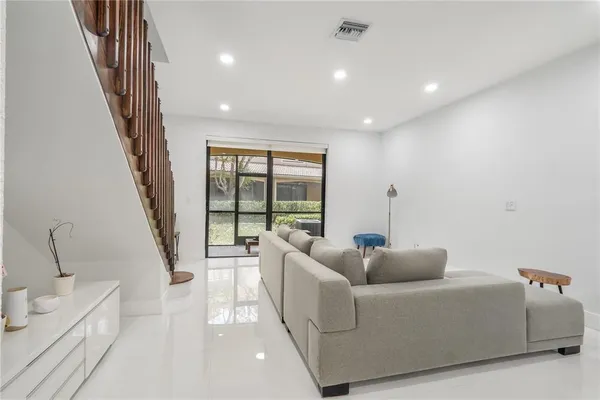 $3,250 | 4204 Vineyard Circle, Unit 2, Weston, FL 33332