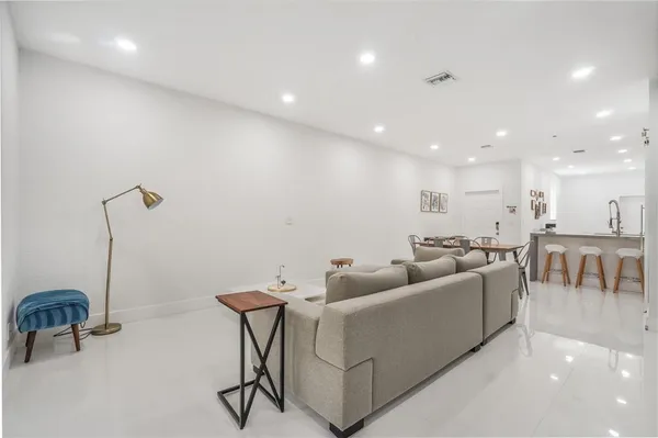 $3,250 | 4204 Vineyard Circle, Unit 2, Weston, FL 33332