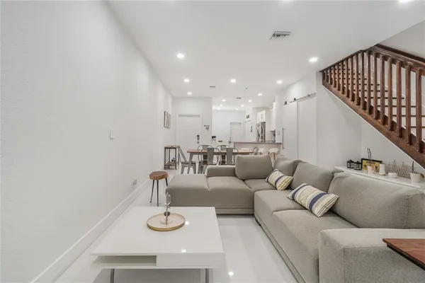 $3,250 | 4204 Vineyard Circle, Unit 2, Weston, FL 33332