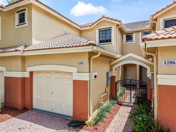 $3,250 | 4204 Vineyard Circle, Unit 2, Weston, FL 33332