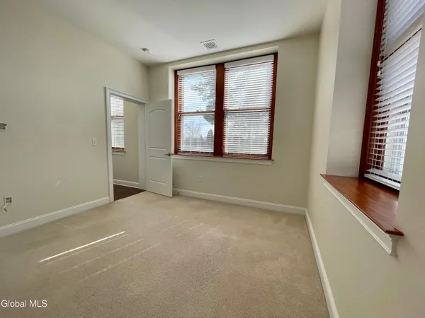 $3,151 | 233 Lake Avenue, Unit 201, Saratoga Springs, NY 12866