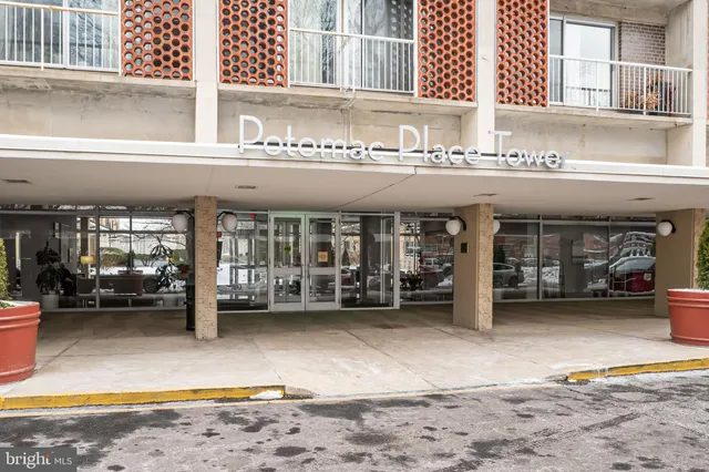 $329,900 | 800 4th Street Southwest, Unit S418, Washington, DC 20024