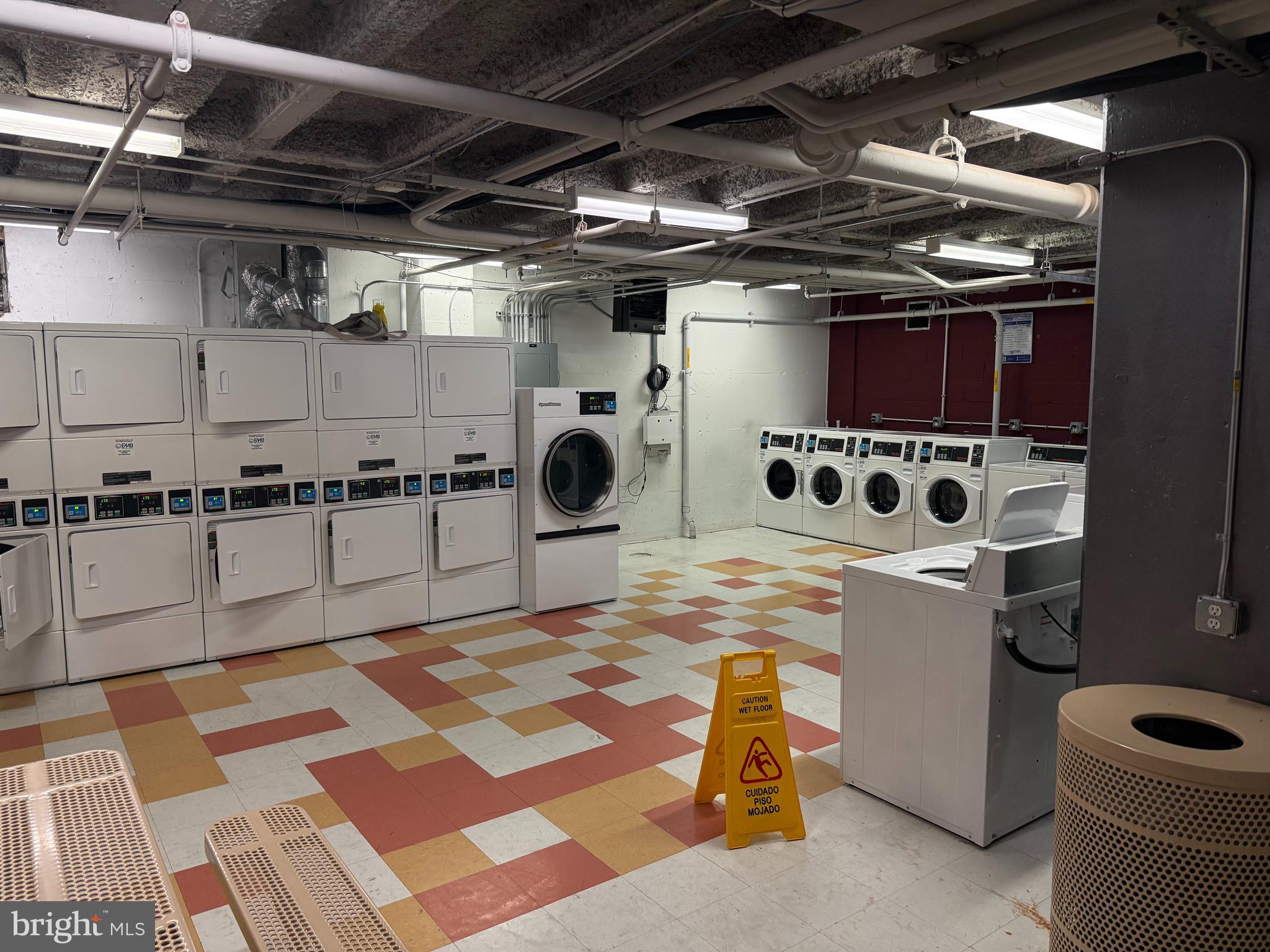 800 4th Street Southwest, Unit S418 Washington, DC 20024 - Photo 20 of 22 a utility room with dryer and washer