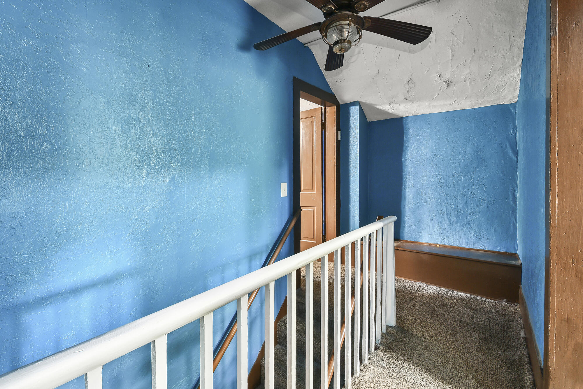 1908 North Robberson Avenue Springfield, MO 65803 - Photo 20 of 37 Upper Landing