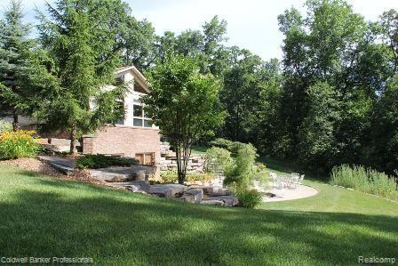 9890 Gibbs Road Clarkston, MI 48348 - Photo 23 of 24 Beautiful Grounds