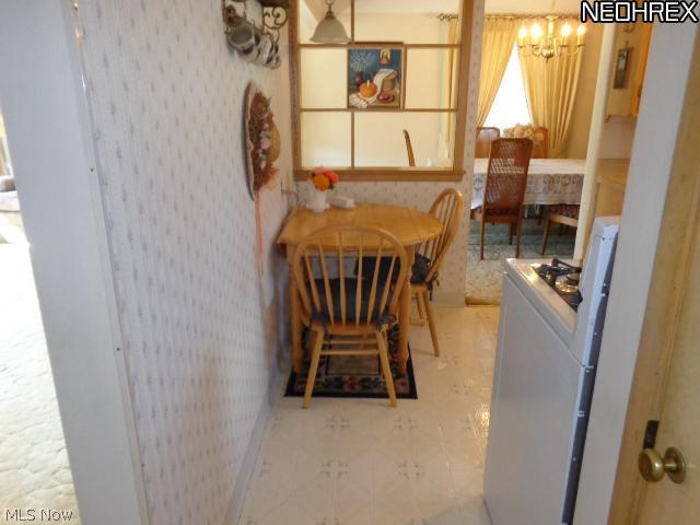 9200 Roxbury Road Parma Heights, OH 44130 - Photo 10 of 23 Eat-in Kitchen