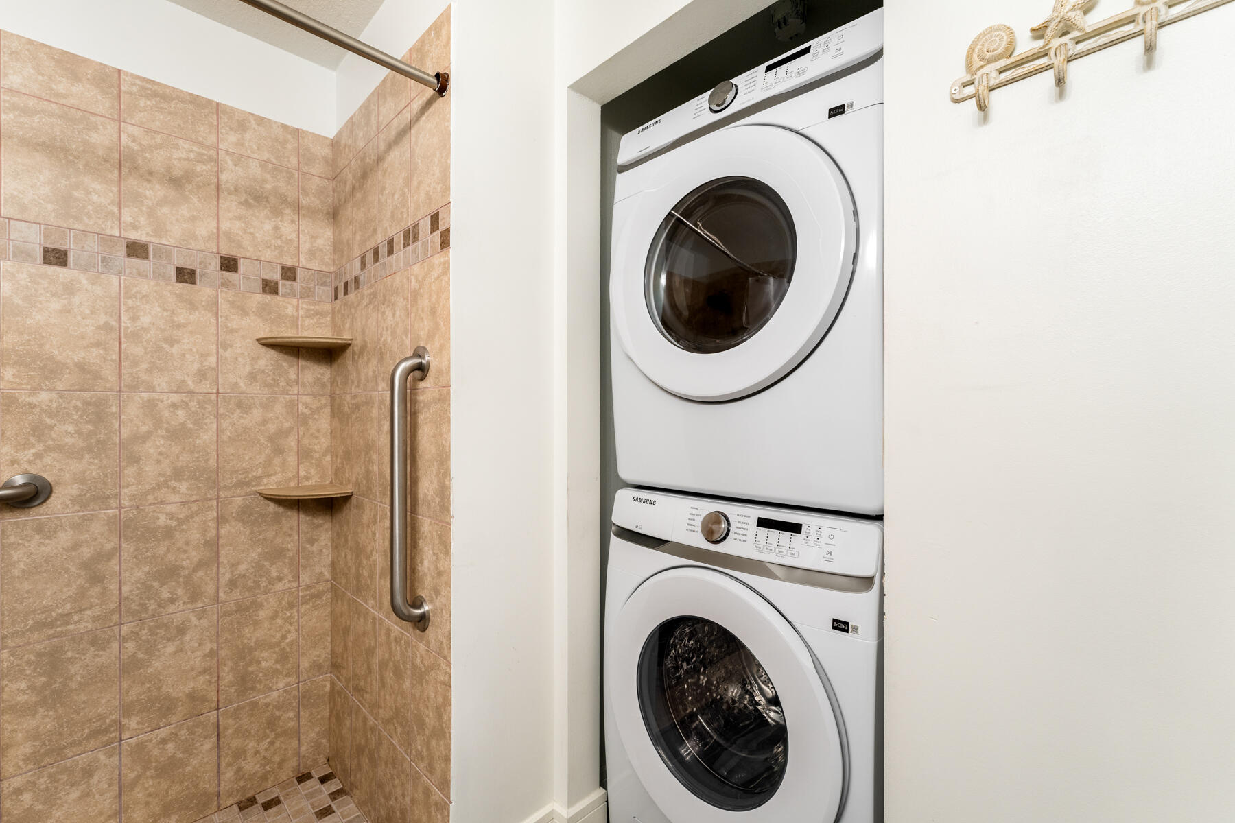 81 Jean La Fitte Drive Key Largo, FL 33037 - Photo 25 of 61 Stackable laundry closet