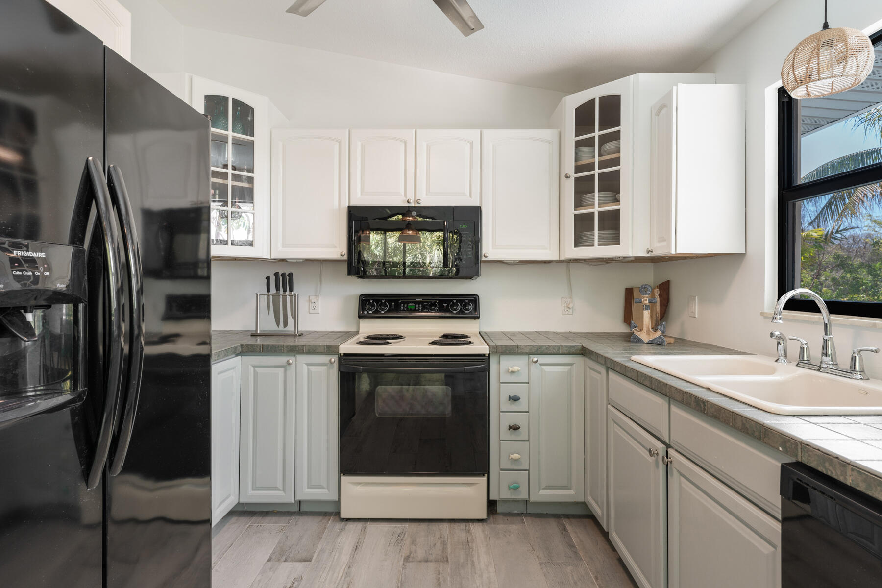 81 Jean La Fitte Drive Key Largo, FL 33037 - Photo 56 of 61 Modern coastal kitchen