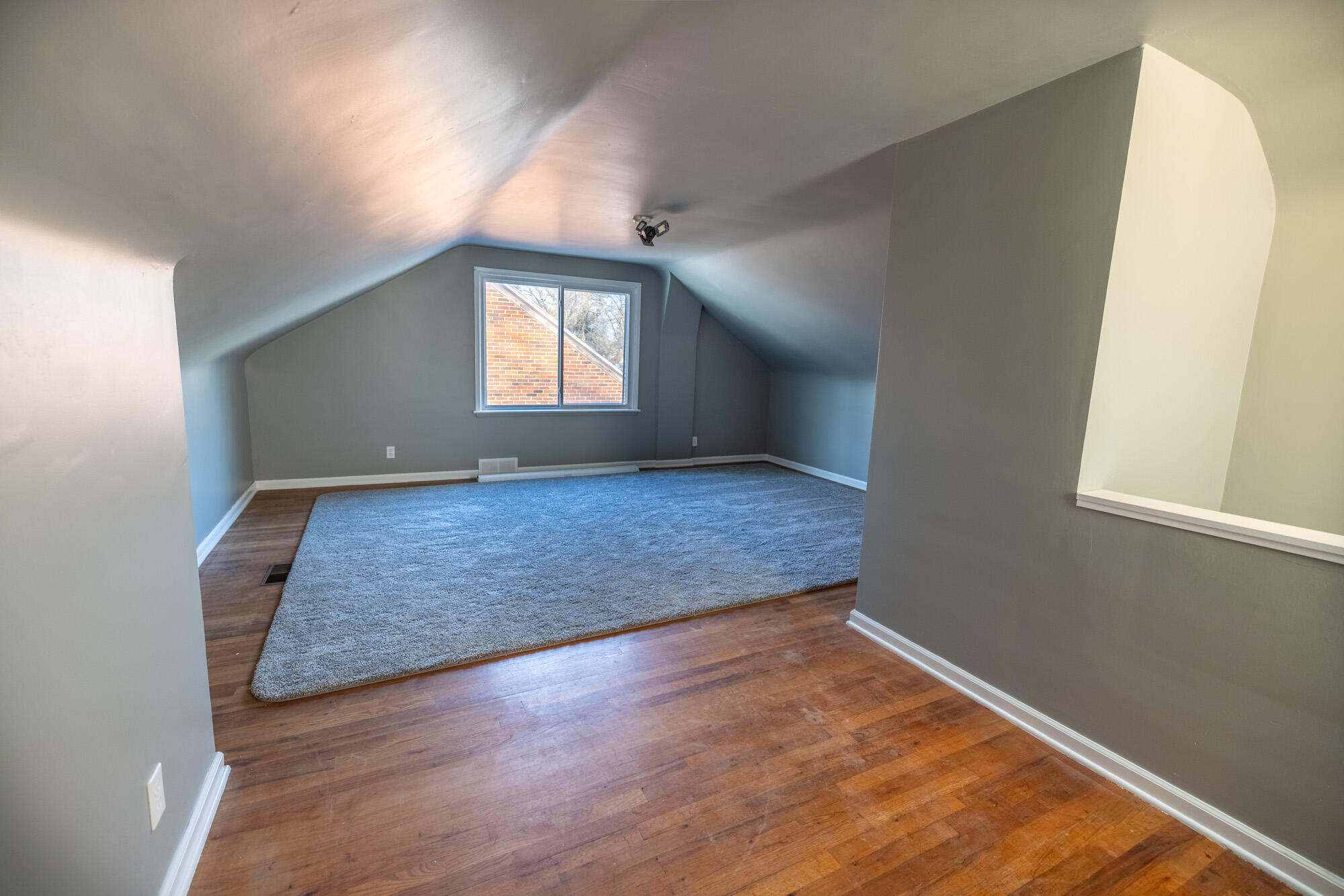 8218 Beaverland Street Detroit, MI 48239 - Photo 14 of 25 0E1A4985-HDR-23