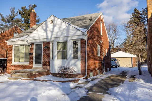 $164,900 | 8218 Beaverland Street, Detroit, MI 48239