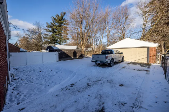 $164,900 | 8218 Beaverland Street, Detroit, MI 48239