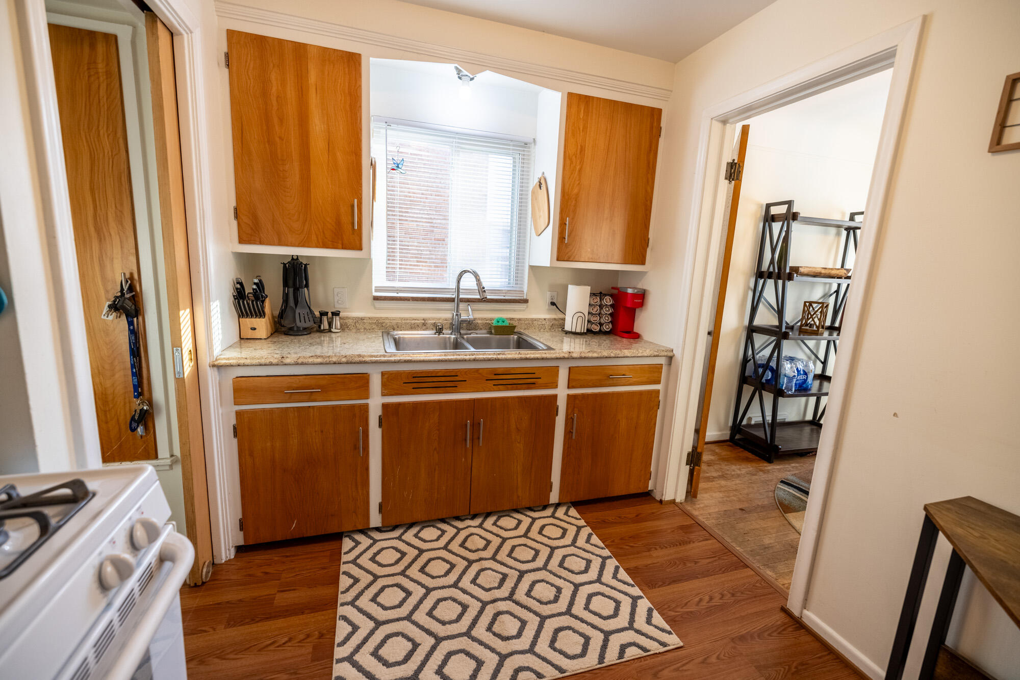 8218 Beaverland Street Detroit, MI 48239 - Photo 9 of 25 0E1A4960-HDR-18